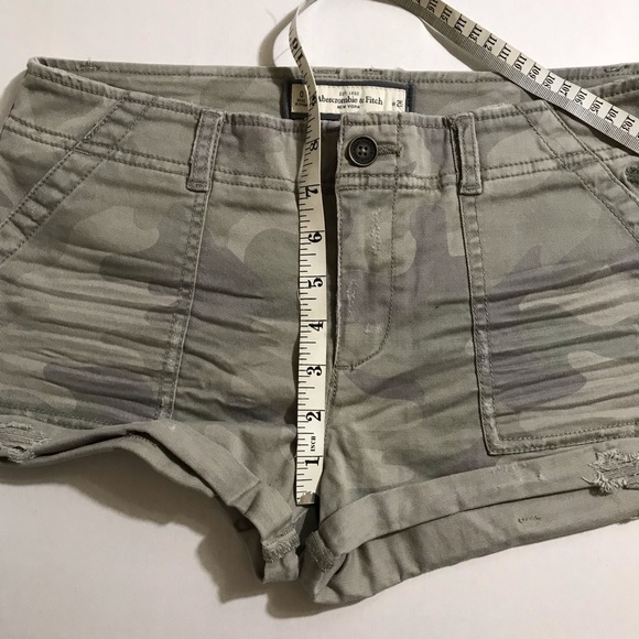 Abercrombie & Fitch distressed shorts - Picture 3 of 7